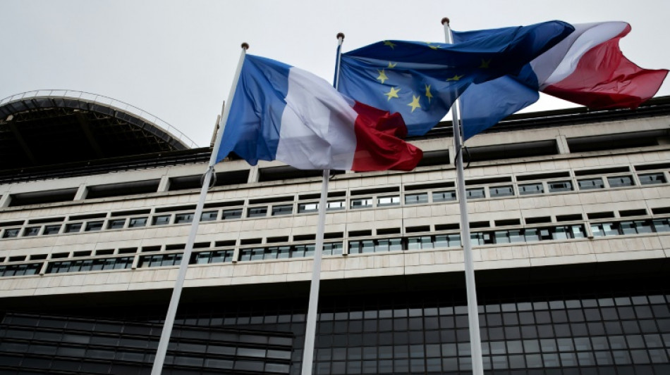 La chute du gouvernement fran&ccedil;ais "r&eacute;duit la probabilit&eacute; d'une consolidation des finances publiques", estime Moody's