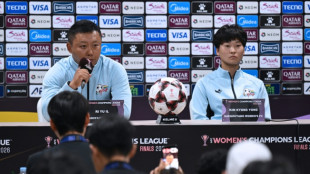 'Estamos aqui s&oacute; para jugar futebol', diz t&eacute;cnico de time norte-coreano em viagem &agrave; Coreia do Sul