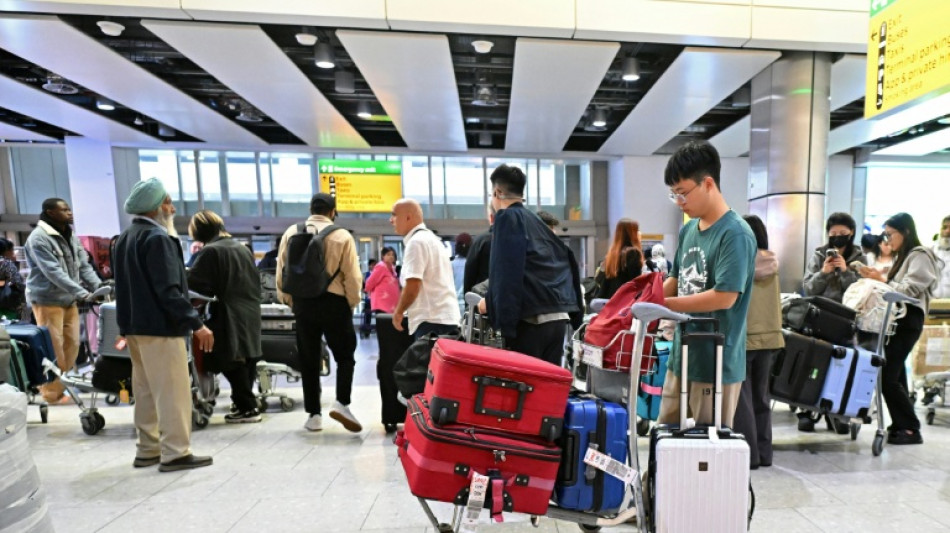 Aeropuertos europeos se recuperan tras un ciberataque que provoc&oacute; retrasos y cancelaciones de vuelos