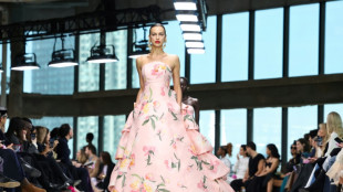 Colección de Carolina Herrera transforma el poder en belleza