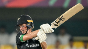 Retiring great Sophie Devine wants New Zealand back playing Tests