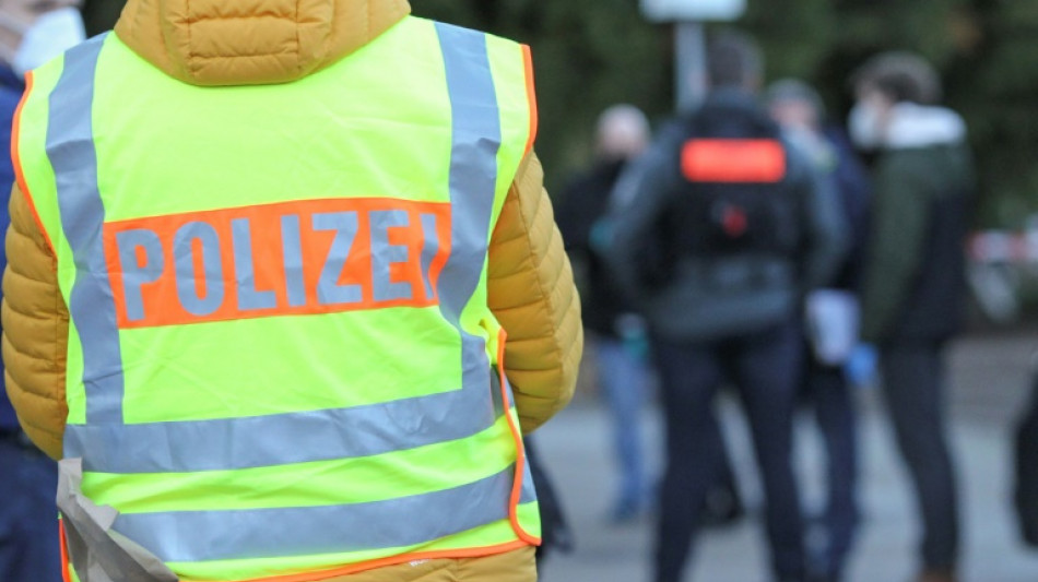 Toter 19-J&auml;hriger in Hauseinfahrt: Spezialkr&auml;fte fassen Verd&auml;chtigen in K&ouml;ln