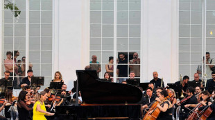 All'alba alla Reggia di Caserta, tutti in fila per il concerto alle luci del mattino
