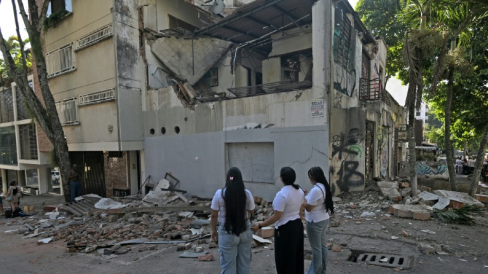 Forte terremoto na Col&ocirc;mbia deixa 111 mortos e 87 feridos