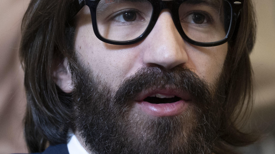 Leonardo Maria Del Vecchio non va all'assemblea Delfin, s&igrave; a bilancio e a 2 commissari