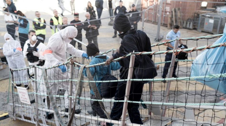 Frankreich verweigert der H&auml;lfte der "Ocean Viking"-Migranten die Einreise