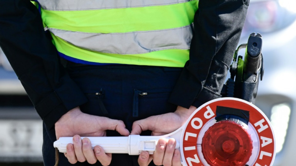 Sex bei Tempo 140 auf Autobahn: Polizei stoppt P&auml;rchen in Nordrhein-Westfalen