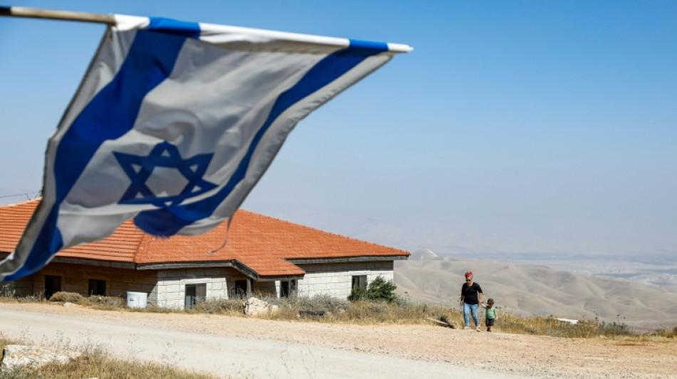 Na Cisjord&acirc;nia ocupada, colonos israelenses mant&ecirc;m apoio ao governo de Netanyahu