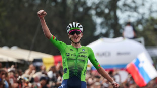 Cyclisme: Pogacar conserve son titre de champion du monde apr&egrave;s une attaque de plus de 100 km