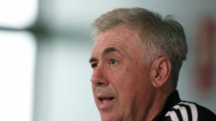 Ancelloti diz que 'n&atilde;o tem d&uacute;vidas' sobre continuidade de Benzema no Real Madrid