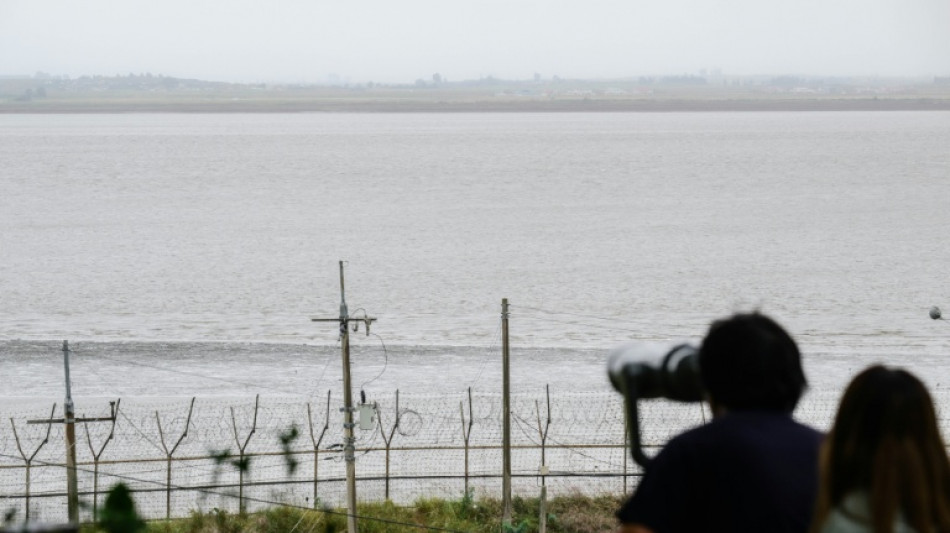 Refugiados norcoreanos a&ntilde;oran a sus familias detr&aacute;s de una frontera impenetrable