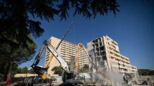 Travaux hercul&eacute;ens &agrave; N&icirc;mes dans l'un des quartiers les plus pauvres de France