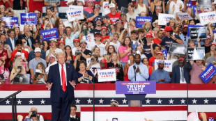 Trump fourbit ses armes face &agrave; Kamala Harris, sa nouvelle rivale