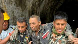 Nuevo rescate en Nepal reaviva las esperanzas 10 d&iacute;as despu&eacute;s del alud