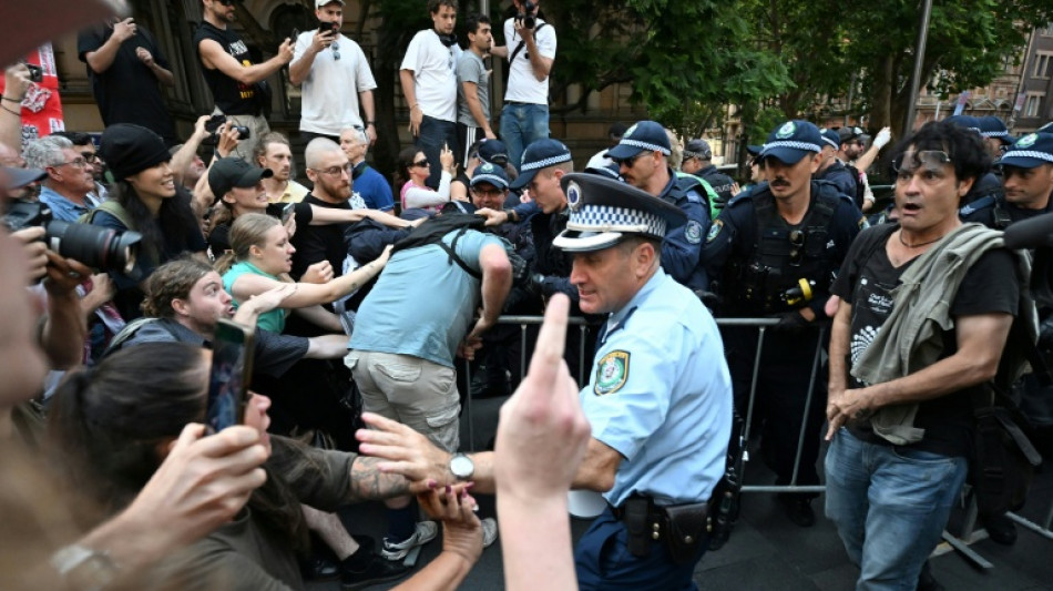 Sydney police deploy pepper spray as Israeli president's visit sparks protests