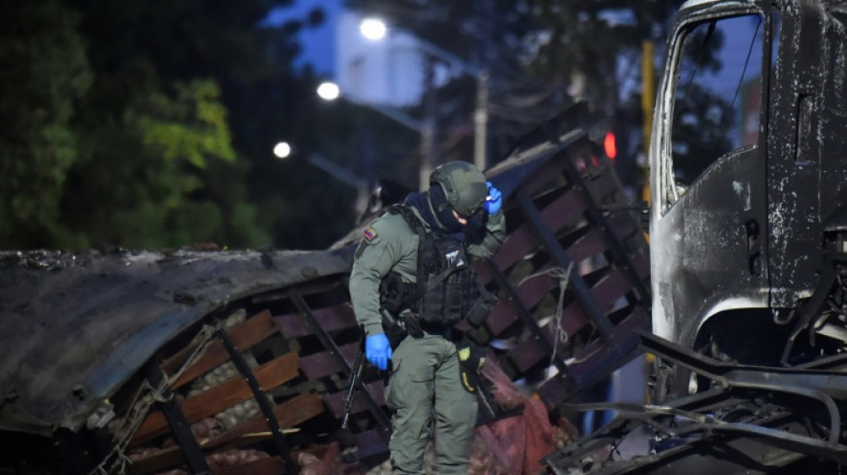 Atentado guerrillero deja 14 heridos en Colombia a d&iacute;as de la investidura presidencial