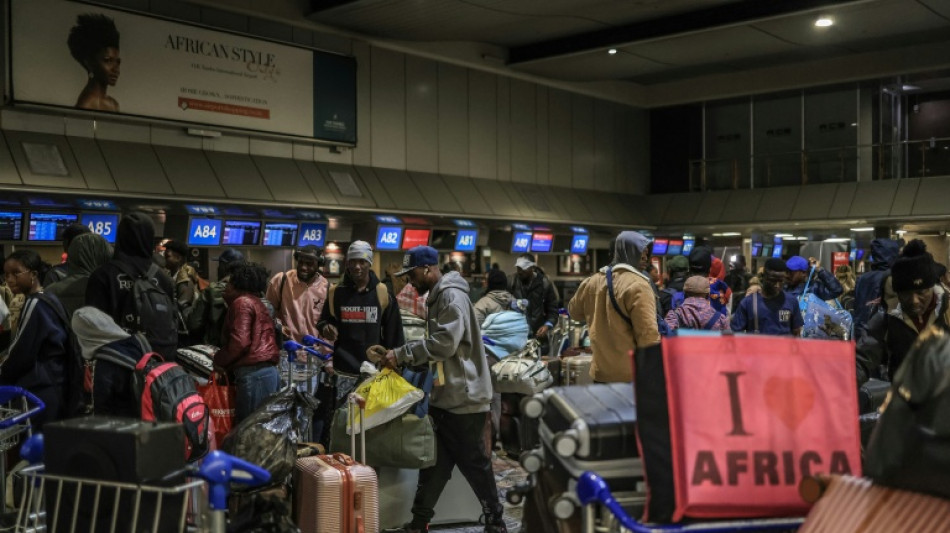 First 300 Ghanaians leave S.Africa after xenophobic tensions
