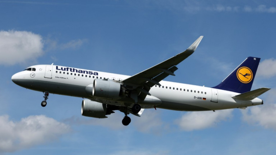 Lufthansa erhebt f&uuml;r Fl&uuml;ge ab Januar "Umweltkostenzuschlag"