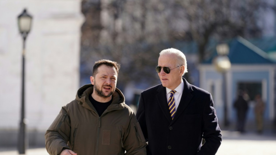 Biden k&uuml;ndigt bei &Uuml;berraschungsbesuch in Kiew weitere Waffenlieferungen an