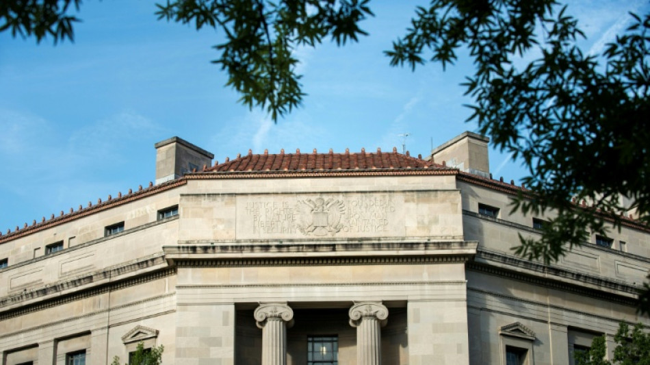 Un expiloto de combate estadounidense fue arrestado por entrenar a militares chinos