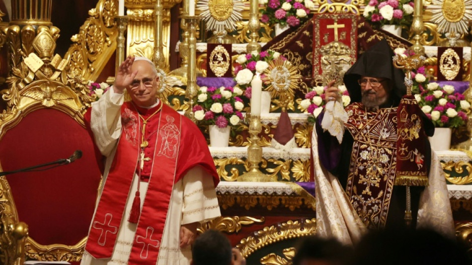 El papa concluye su visita a Turqu&iacute;a y viaja a L&iacute;bano con un mensaje de paz