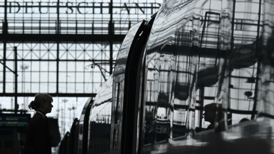 Reiseaufkommen 2023 gestiegen - deutlich weniger Gesch&auml;ftsreisen als vor Corona