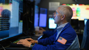 Wall Street poursuit son ascension, aid&eacute;e par un bon indicateur d'activit&eacute;