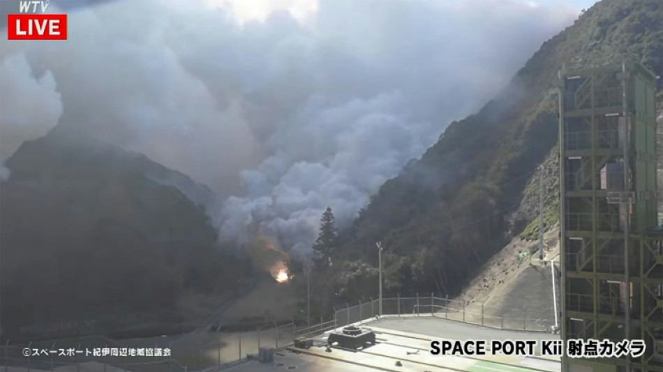 Japon: un lanceur priv&eacute; de satellite explose au d&eacute;collage