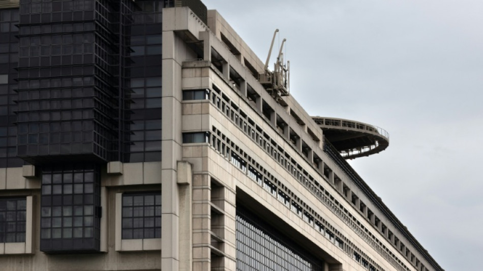 S&P rebaixa nota da Fran&ccedil;a por 'incerteza' sobre finan&ccedil;as p&uacute;blicas