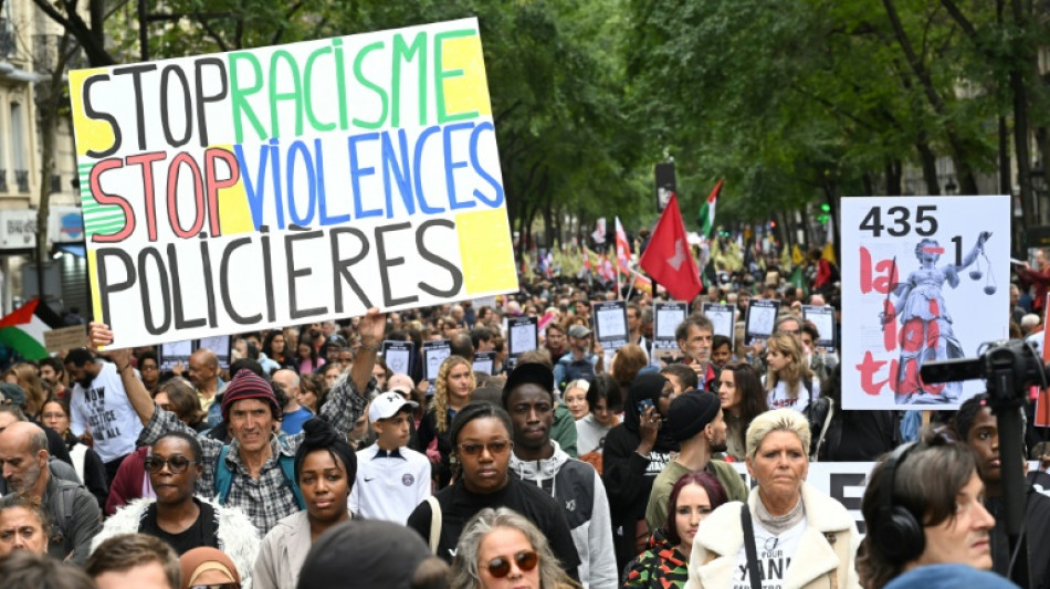 Tausende protestieren in zahlreichen franz&ouml;sischen St&auml;dten gegen Polizeigewalt