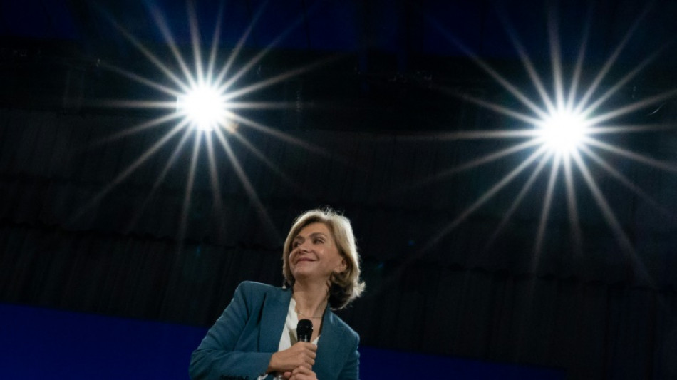 Pr&eacute;sidentielle: P&eacute;cresse et Le Pen &agrave; l'offensive, M&eacute;lenchon pour le "vote utile"