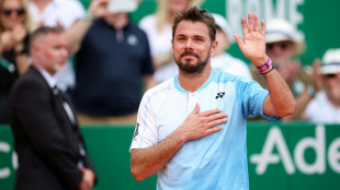 Wawrinka e Monfils recebem convite para disputar Roland Garros