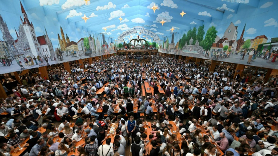 Bierpreis auf M&uuml;nchner Oktoberfest knackt 15-Euro-Marke