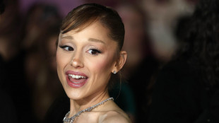 Ariana Grande si ferma per un anno dopo il tour, cancellato il debutto nel West End