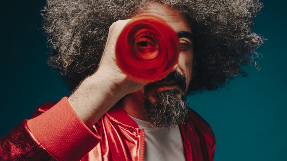 A Caparezza il Premio Enzo Del Re 2026, sul palco con 'Il banditore'