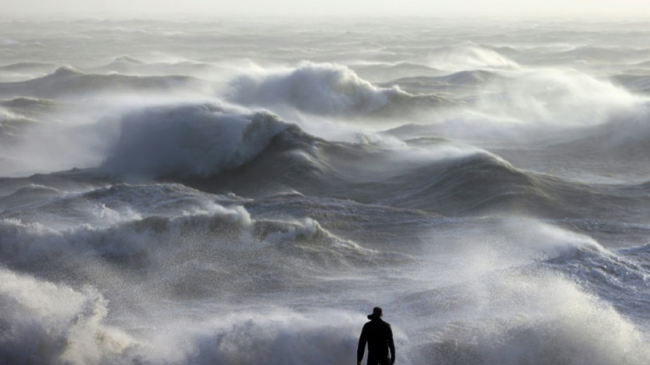 Alertes inondations et routes coup&eacute;es au Royaume-Uni apr&egrave;s la temp&ecirc;te Henk