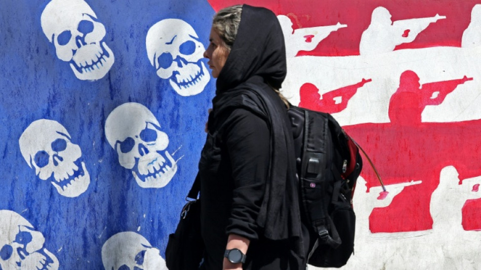Murales en Ir&aacute;n proyectan el desaf&iacute;o en la guerra con Estados Unidos