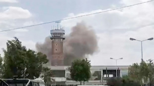 Yemen govt says hit Sanaa airport, Houthis attack Saudi Arabia
