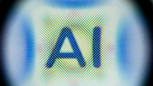 Apresentadora gerada por IA apresenta document&aacute;rio em canal brit&acirc;nico