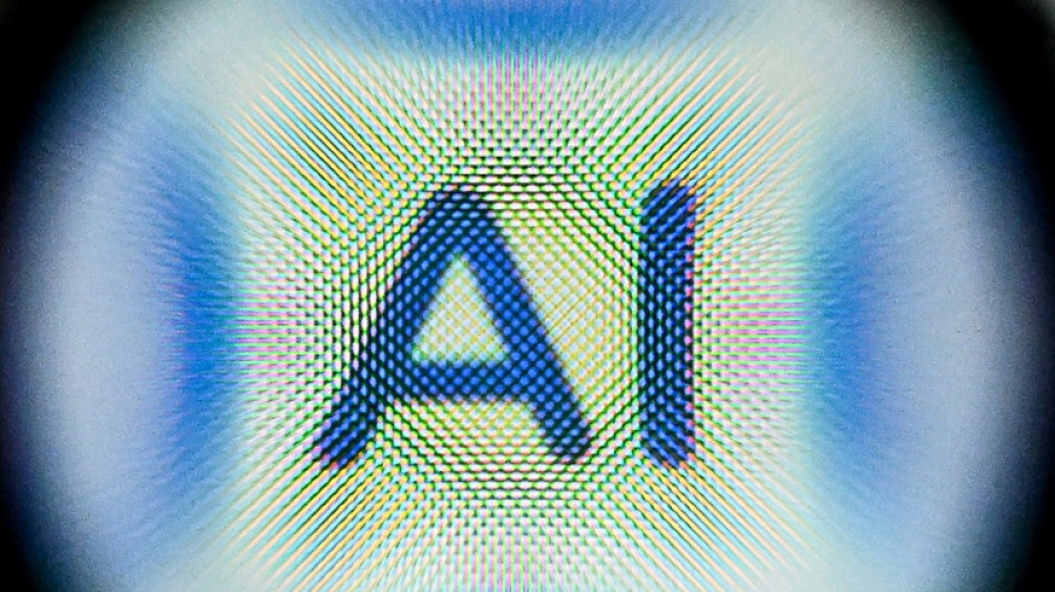 La invisible y precaria mano de obra detr&aacute;s de la IA generativa