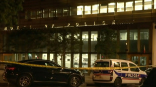 Fusillade sanglante dans un commissariat parisien, questions sur le d&eacute;roulement des faits