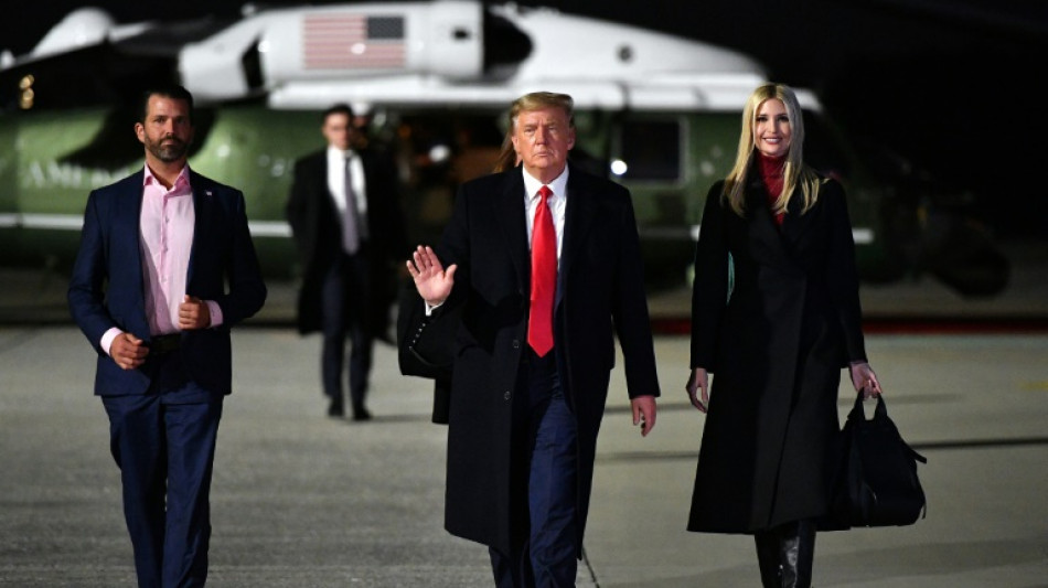 Le fils a&icirc;n&eacute; Trump se d&eacute;fend au proc&egrave;s civil qui menace l'empire familial 