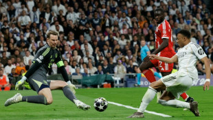 Manuel Neuer renova com o Bayern de Munique at&eacute; junho de 2027