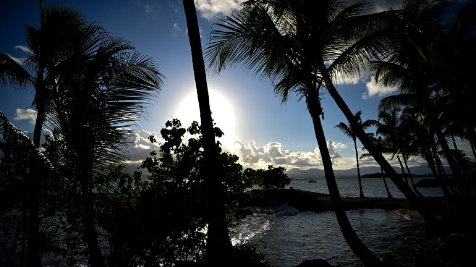La Guadeloupe toujours sans &eacute;lectricit&eacute;, le pr&eacute;fet annonce un couvre-feu