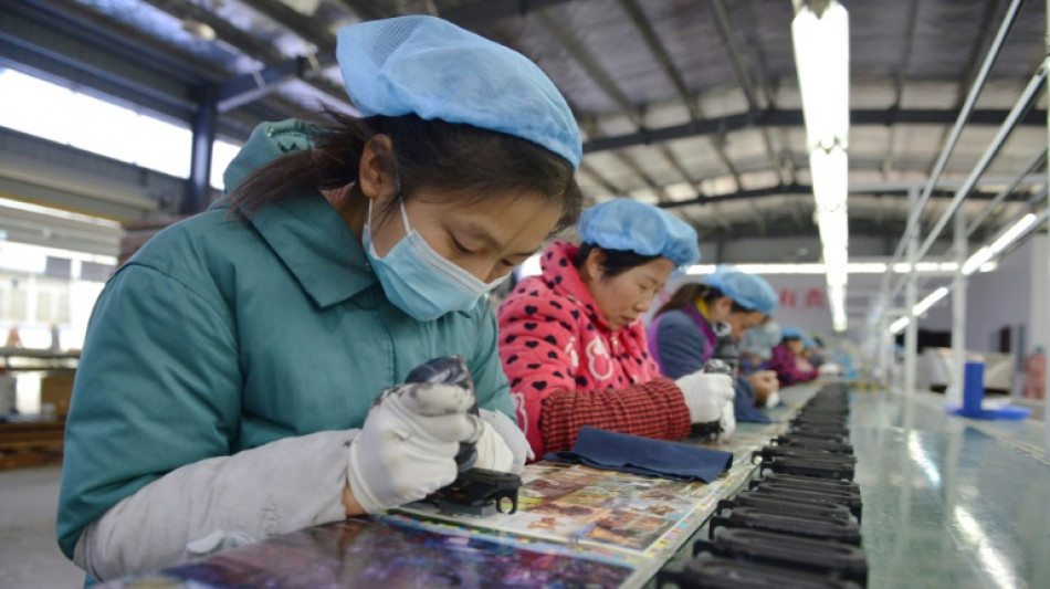Produktion in chinesischen Fabriken trotz Corona-Lockerungen zur&uuml;ckgegangen