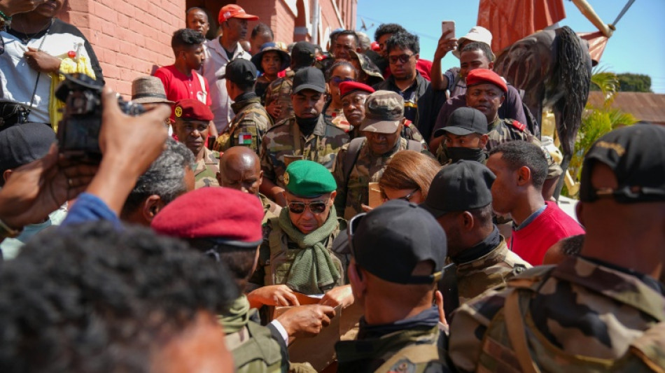 Madagascar: le colonel Randrianirina en passe d'&ecirc;tre investi pr&eacute;sident