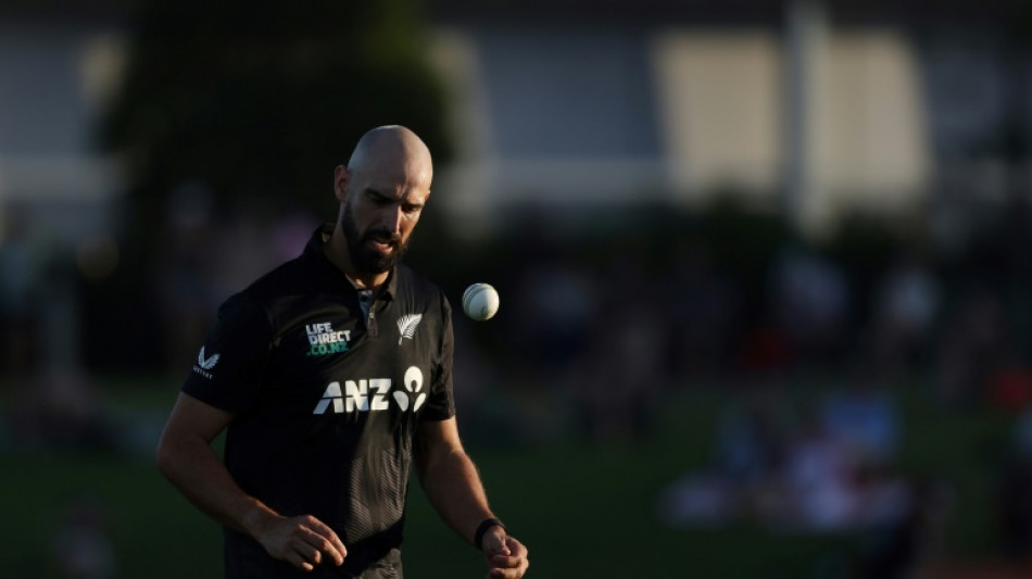 Mitchell keeps New Zealand on top against Zimbabwe