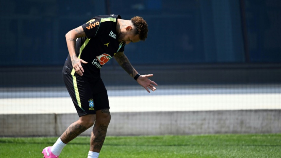 Lula diz que Neymar est&aacute; fazendo 'home office' na Copa do Mundo