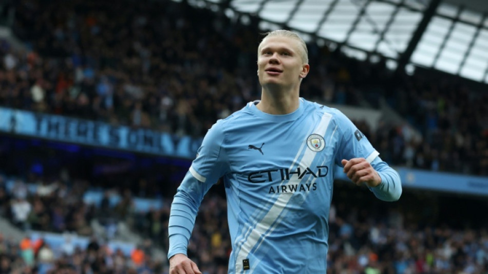 Man City keep title race alive, Liverpool frustrated by Chelsea