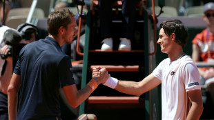 Medvedev &eacute; eliminado de Roland Garros pelo convidado Adam Walton